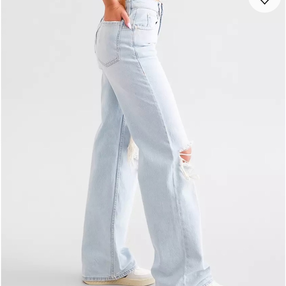 Free People Light Wash Baggy Distressed Jeans - Picture 2 of 9